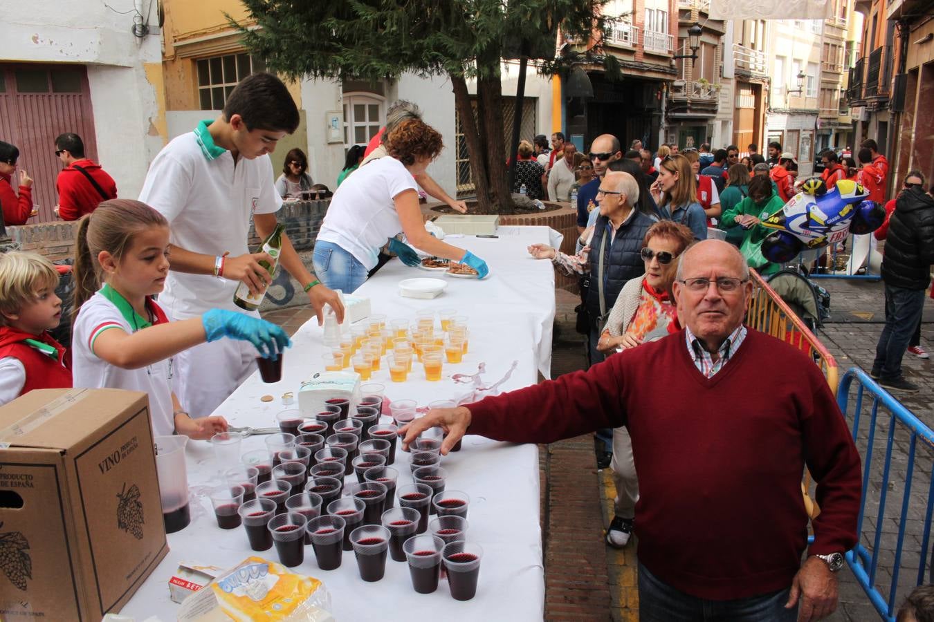 Vaquillas de juguete (y de verdad) en las fiestas de Arnedo