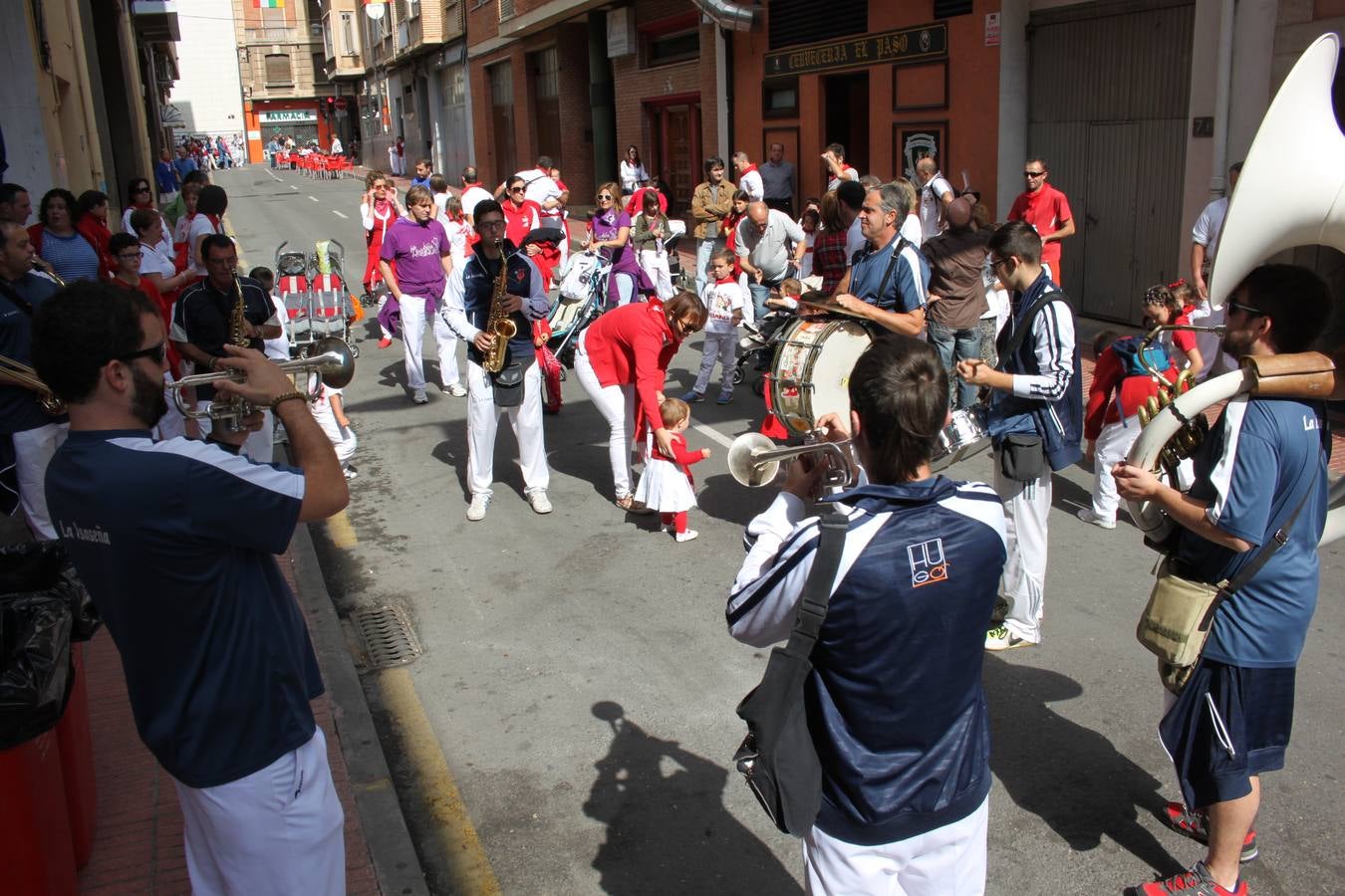 Vaquillas de juguete (y de verdad) en las fiestas de Arnedo