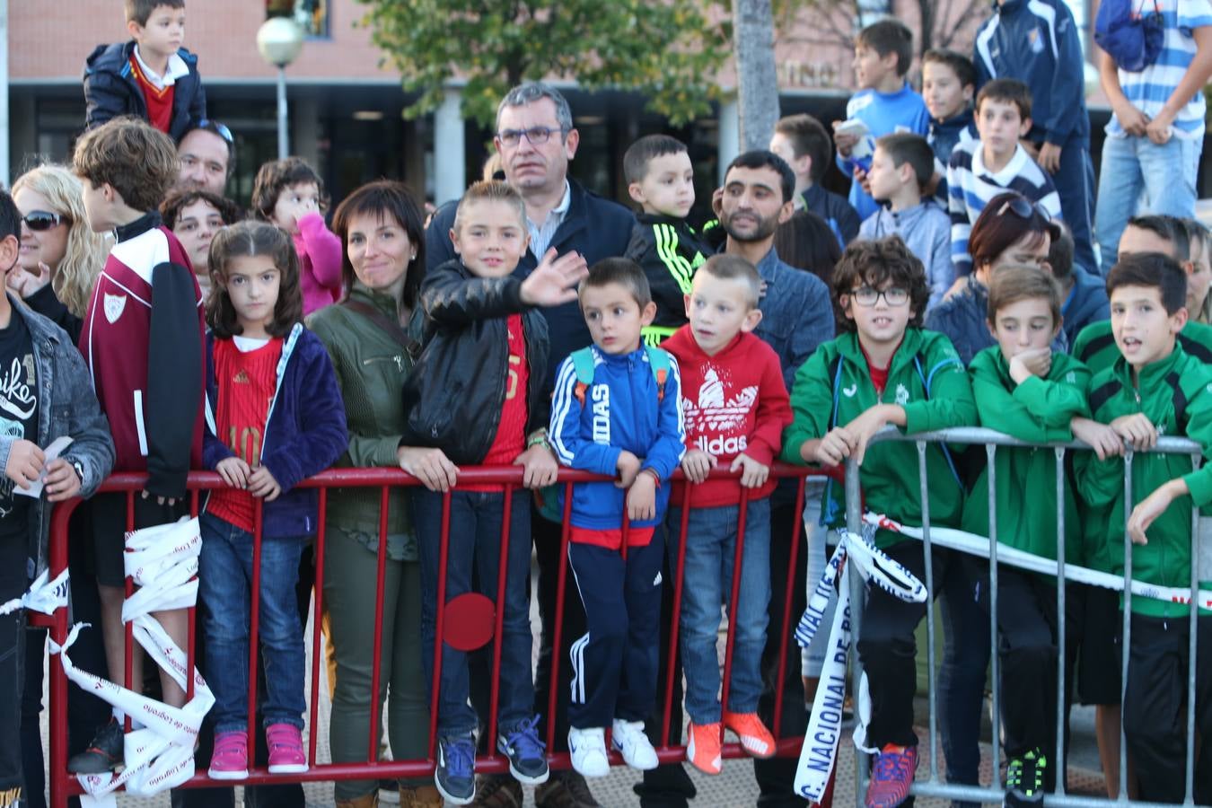 Logroño arropa a la selección en su entrenamiento en Las Gaunas