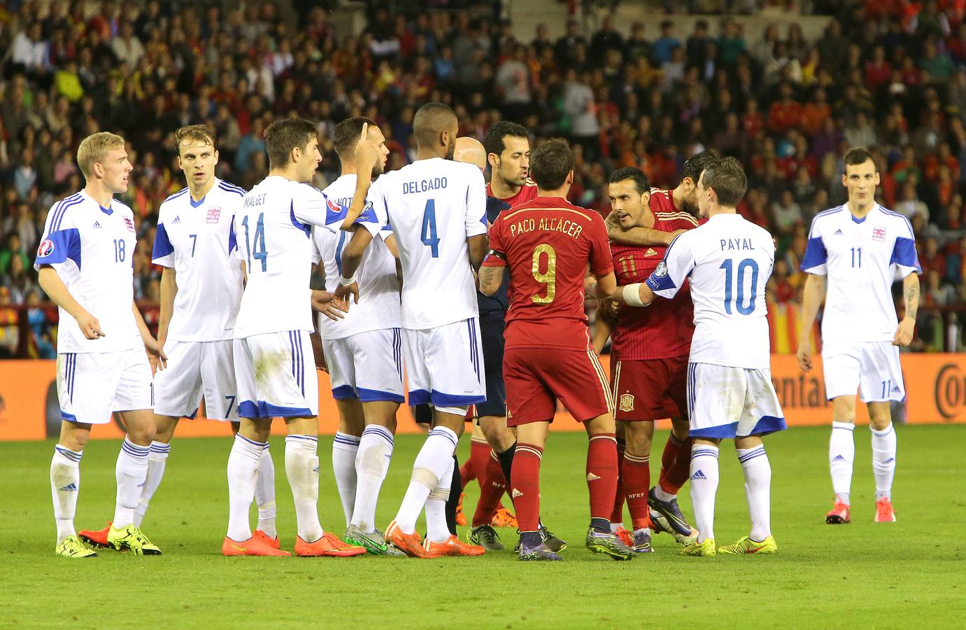 La selección española gana a Luxemburgo en Las Gaunas