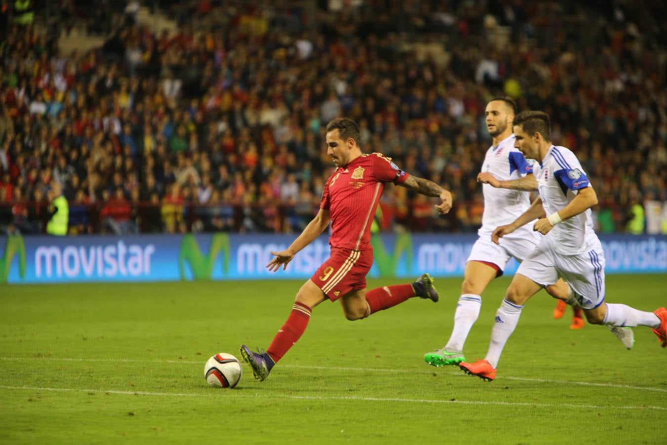 La selección española gana a Luxemburgo en Las Gaunas