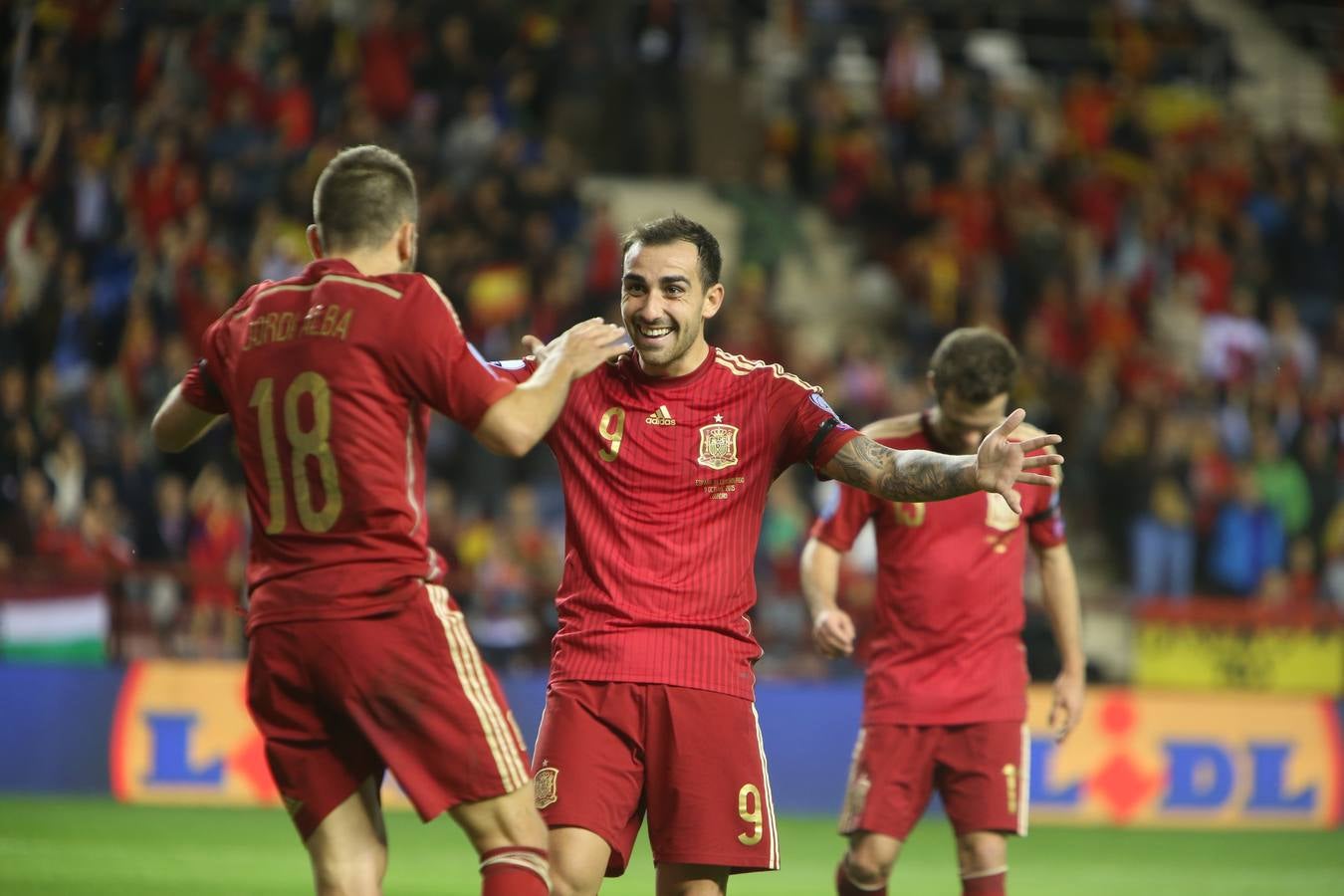 La selección española gana a Luxemburgo en Las Gaunas