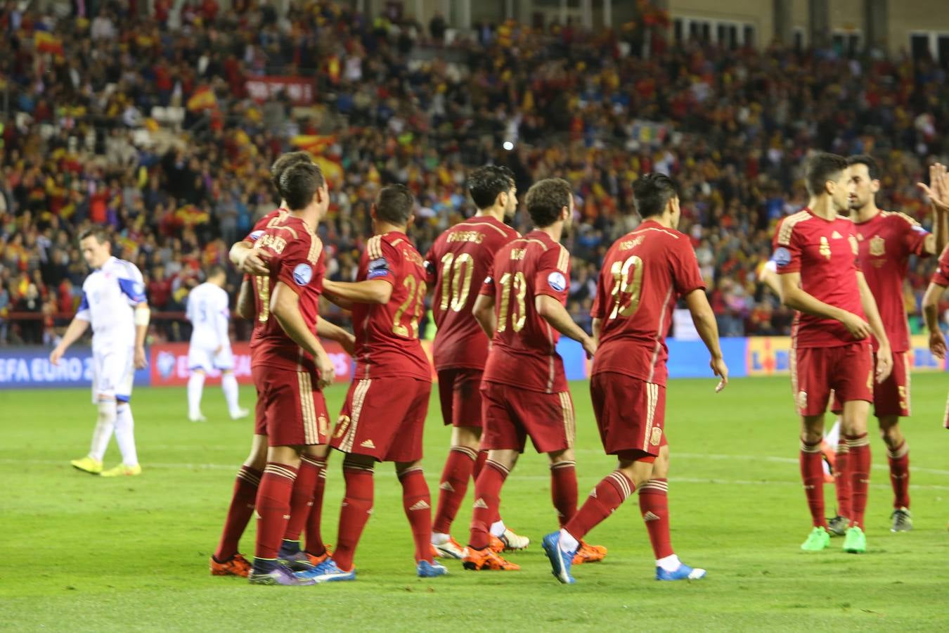 La selección española gana a Luxemburgo en Las Gaunas