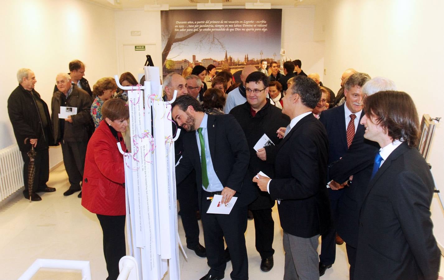 Inauguración en Logroño de la exposición sobre Escrivá de Balaguer, fundador del OPUS DEI