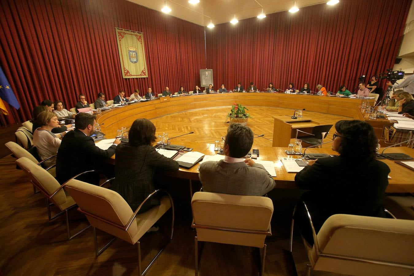 Los gestos en el Pleno del Ayuntamiento de Logroño