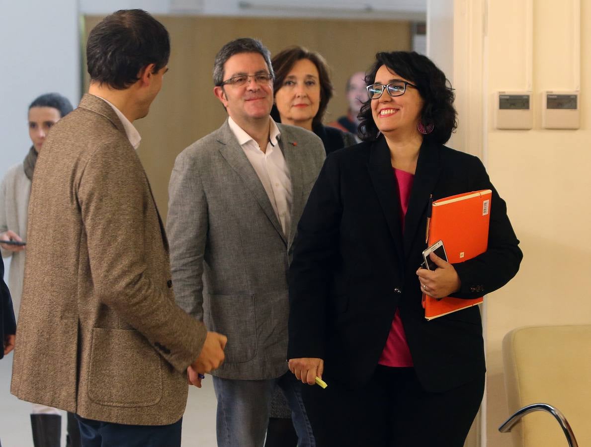 Los gestos en el Pleno del Ayuntamiento de Logroño