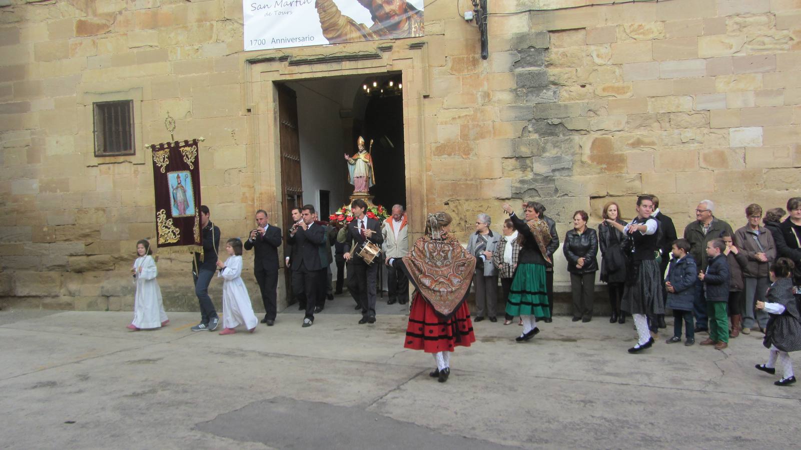 Alberite despide sus fiestas de San Martín con procesión y teatro infantil