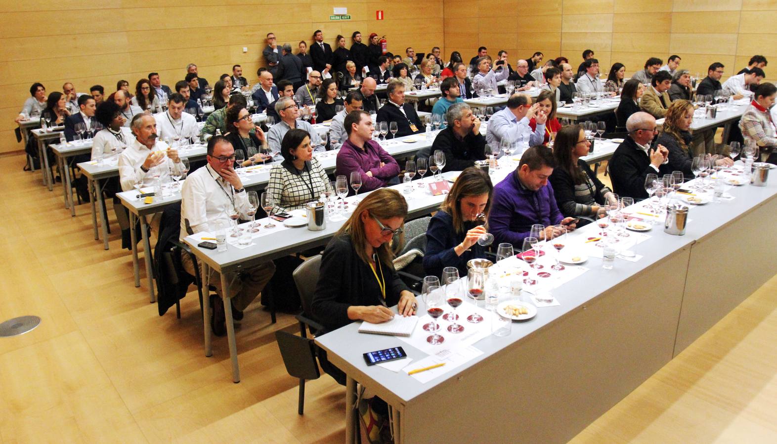 Un recorrido por la historia de los grandes vinos de Bodegas Riojanas desde 1942