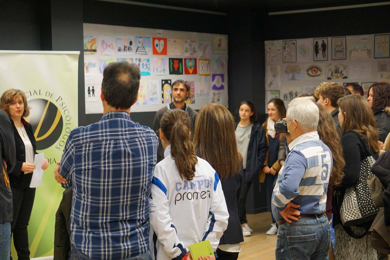 Dibujos por el respeto en el Colegio de Psicólogos (II)