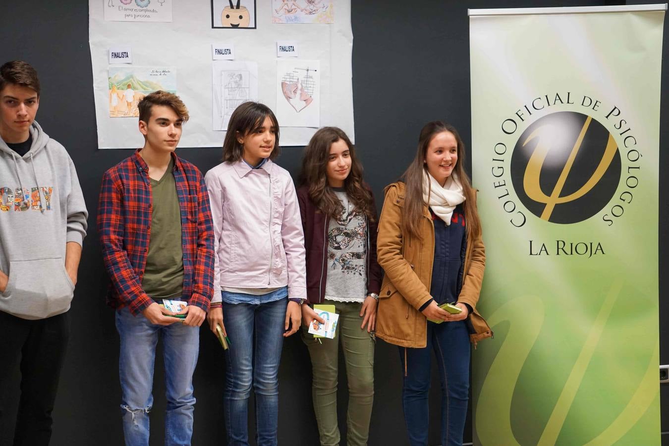 Dibujos por el respeto en el Colegio de Psicólogos (II)