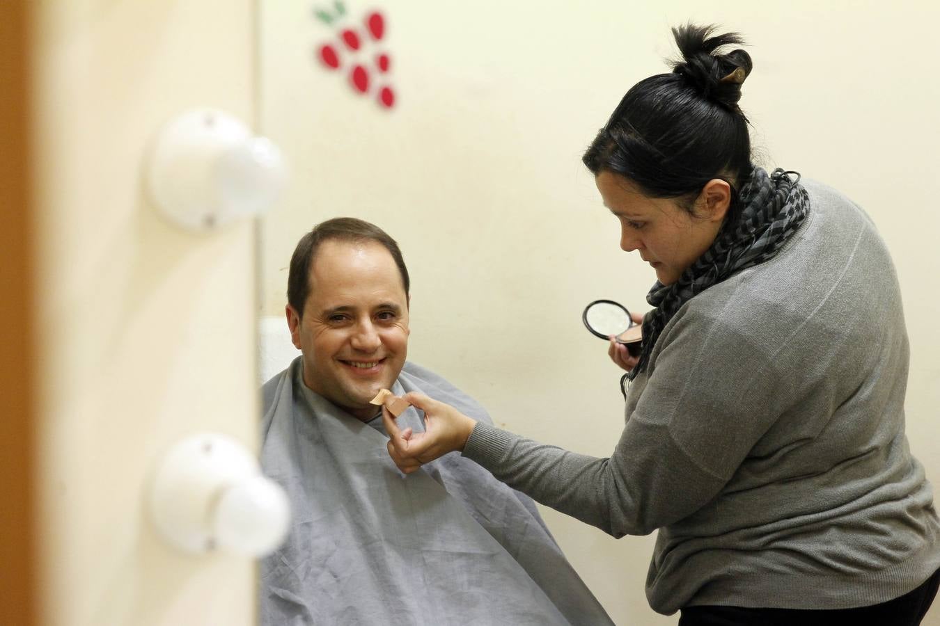 Bienvenidas, maquillaje...preparados y listos para el debate de TVR