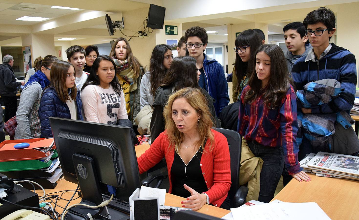 Los alumnos de 2º B del IES Sagasta, de Logroño, visitan la multimedia de Diario LA RIOJA