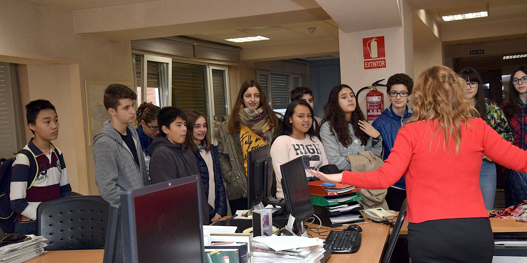 Los alumnos de 2º B del IES Sagasta, de Logroño, visitan la multimedia de Diario LA RIOJA