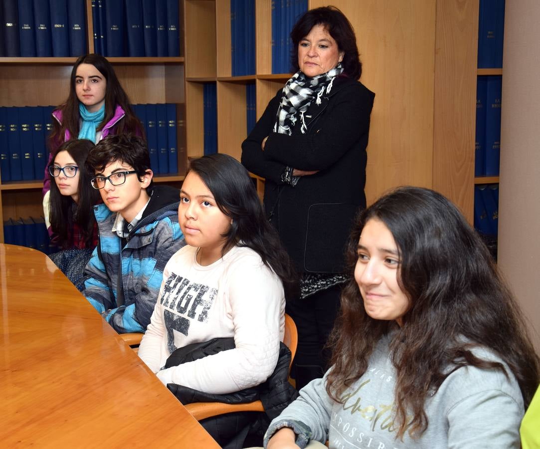 Los alumnos de 2º B del IES Sagasta, de Logroño, visitan la multimedia de Diario LA RIOJA