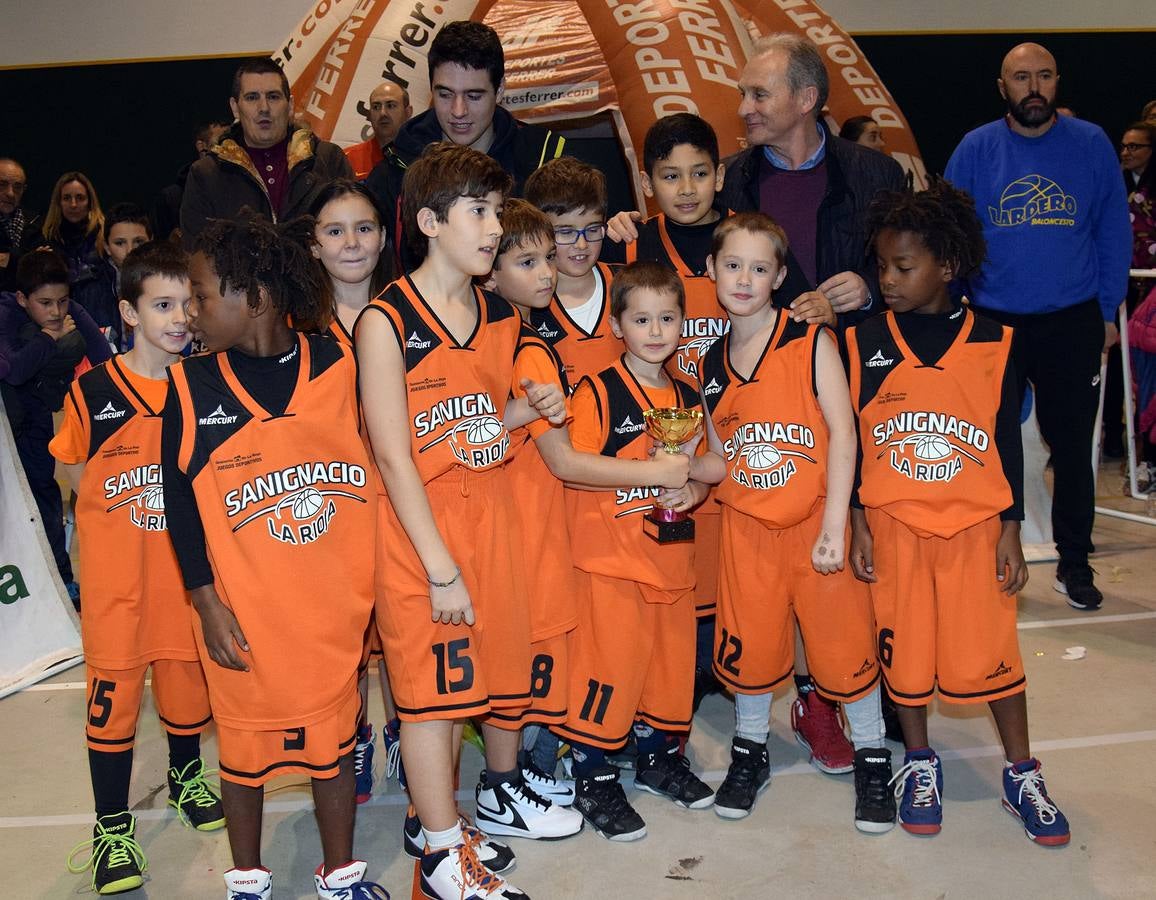 Entrega de trofeos del IV Torneo de Navidad de Baloncesto de Lardero