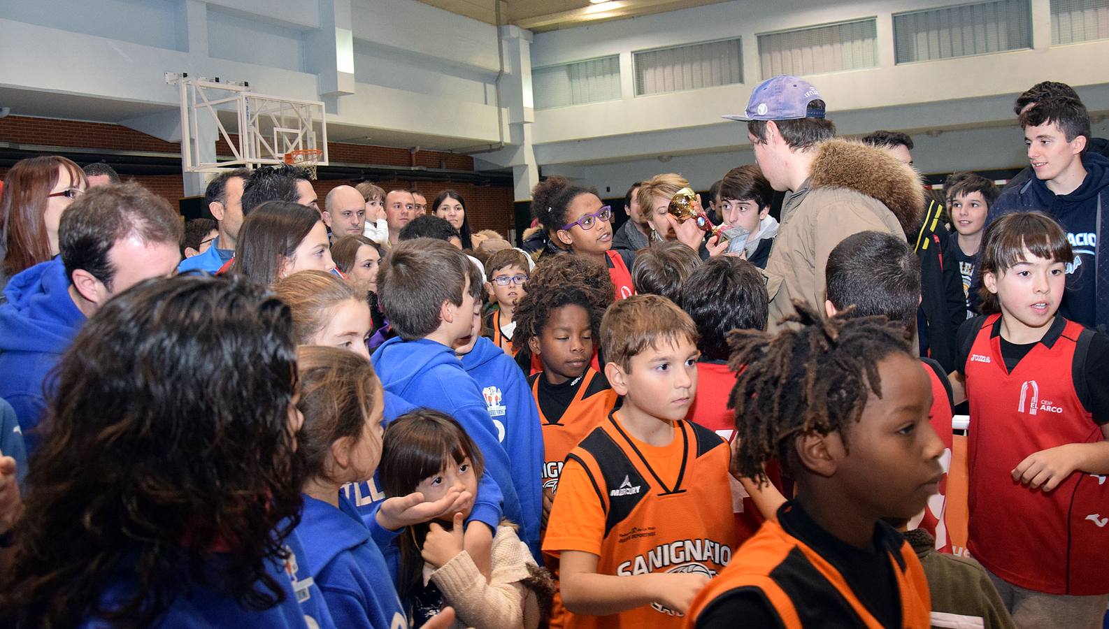 Entrega de trofeos del IV Torneo de Navidad de Baloncesto de Lardero