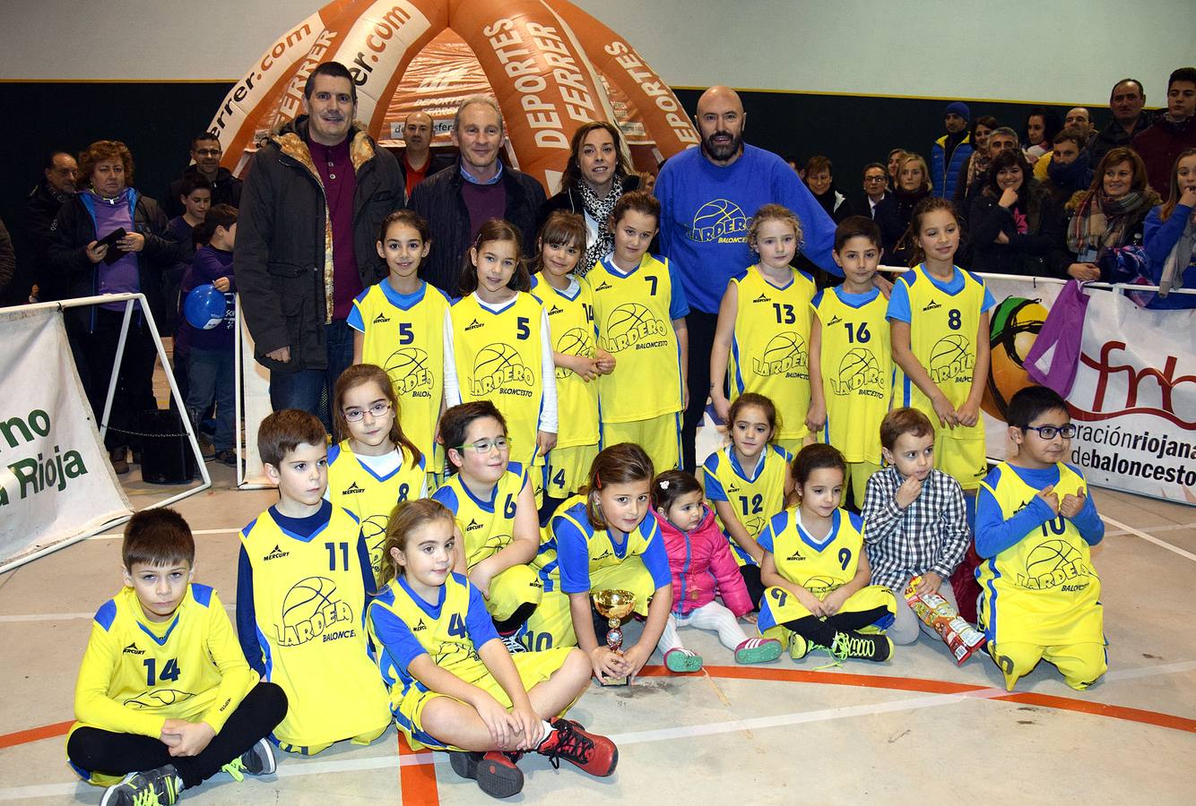 Entrega de trofeos del IV Torneo de Navidad de Baloncesto de Lardero