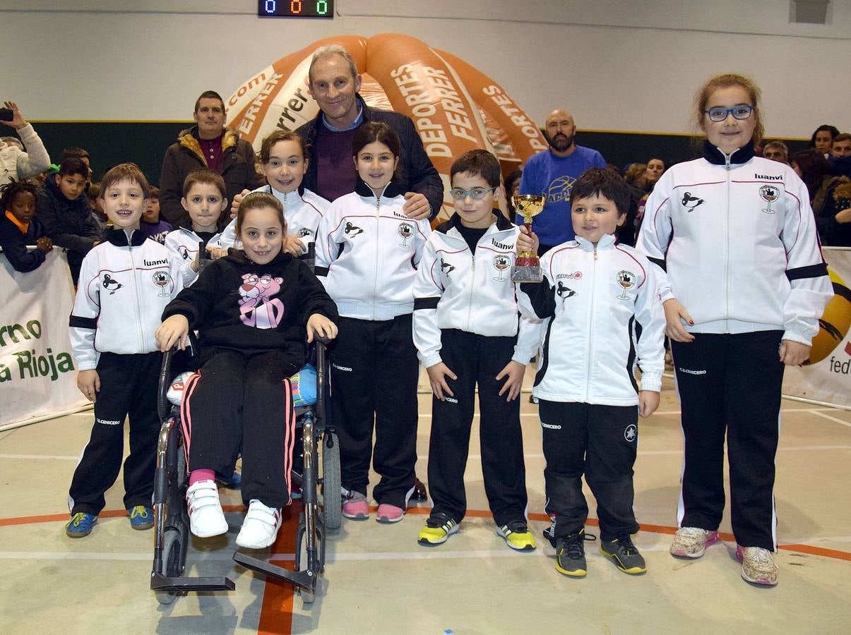 Entrega de trofeos del IV Torneo de Navidad de Baloncesto de Lardero