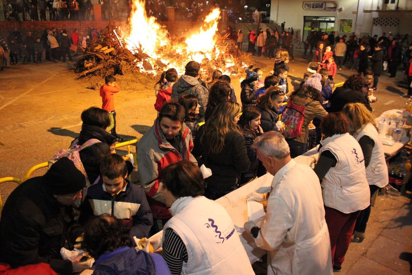 Alfaro celebra las hogueras de San Antón