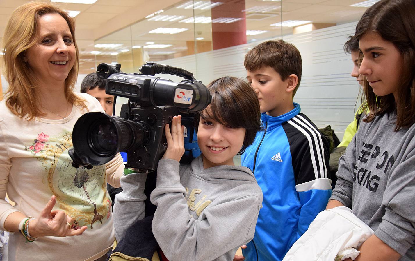 Los alumnos de 6º C del Colegio Las Gaunas visitan la multimedia de Diario LA RIOJA