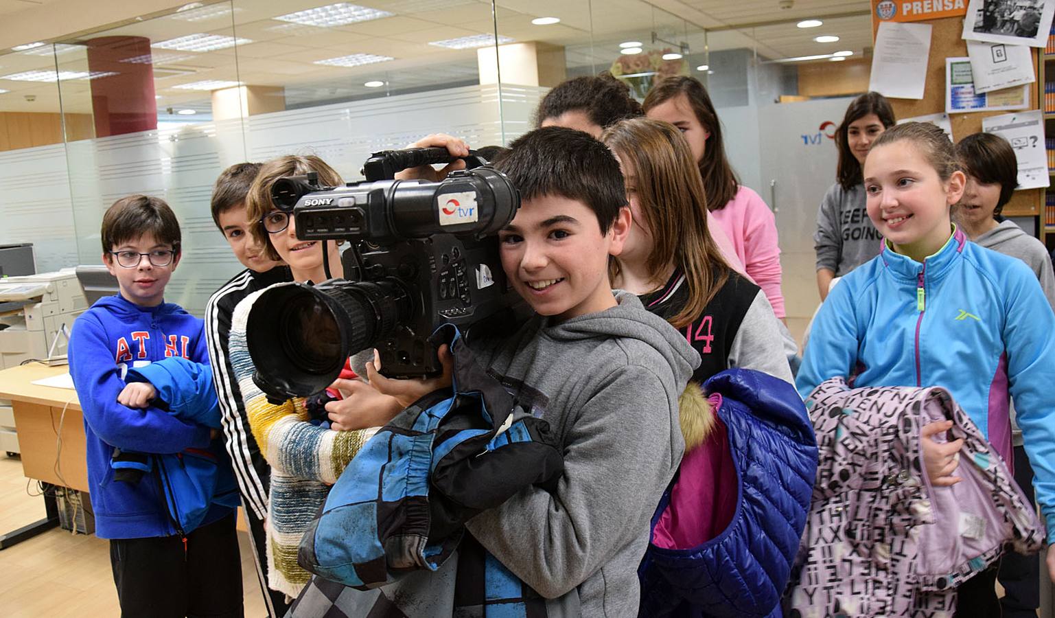 Los alumnos de 6º C del Colegio Las Gaunas visitan la multimedia de Diario LA RIOJA