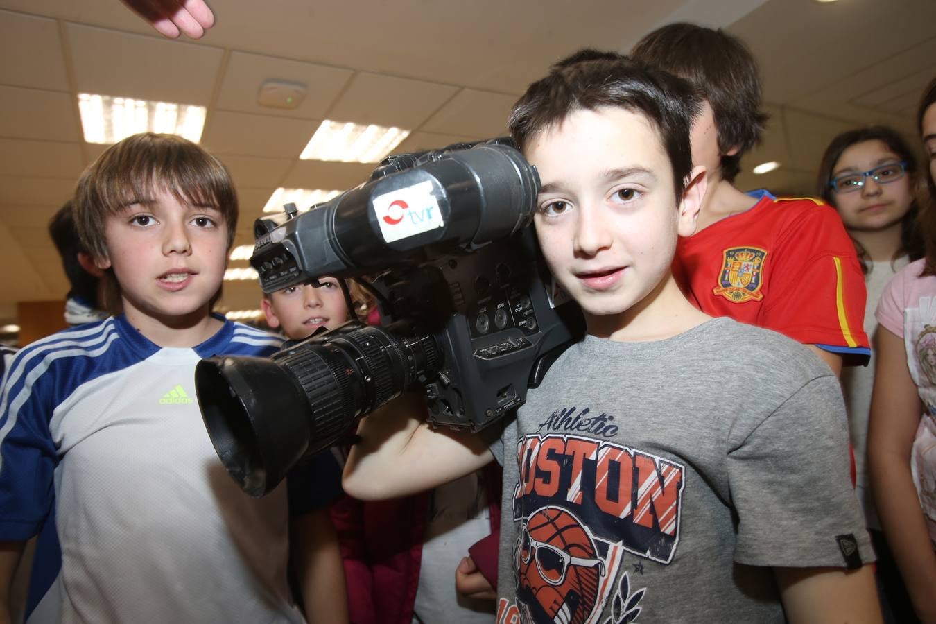 Los alumnos de 6ºB del CEIP Las Gaunas visitan la multimedia de Diario LA RIOJA
