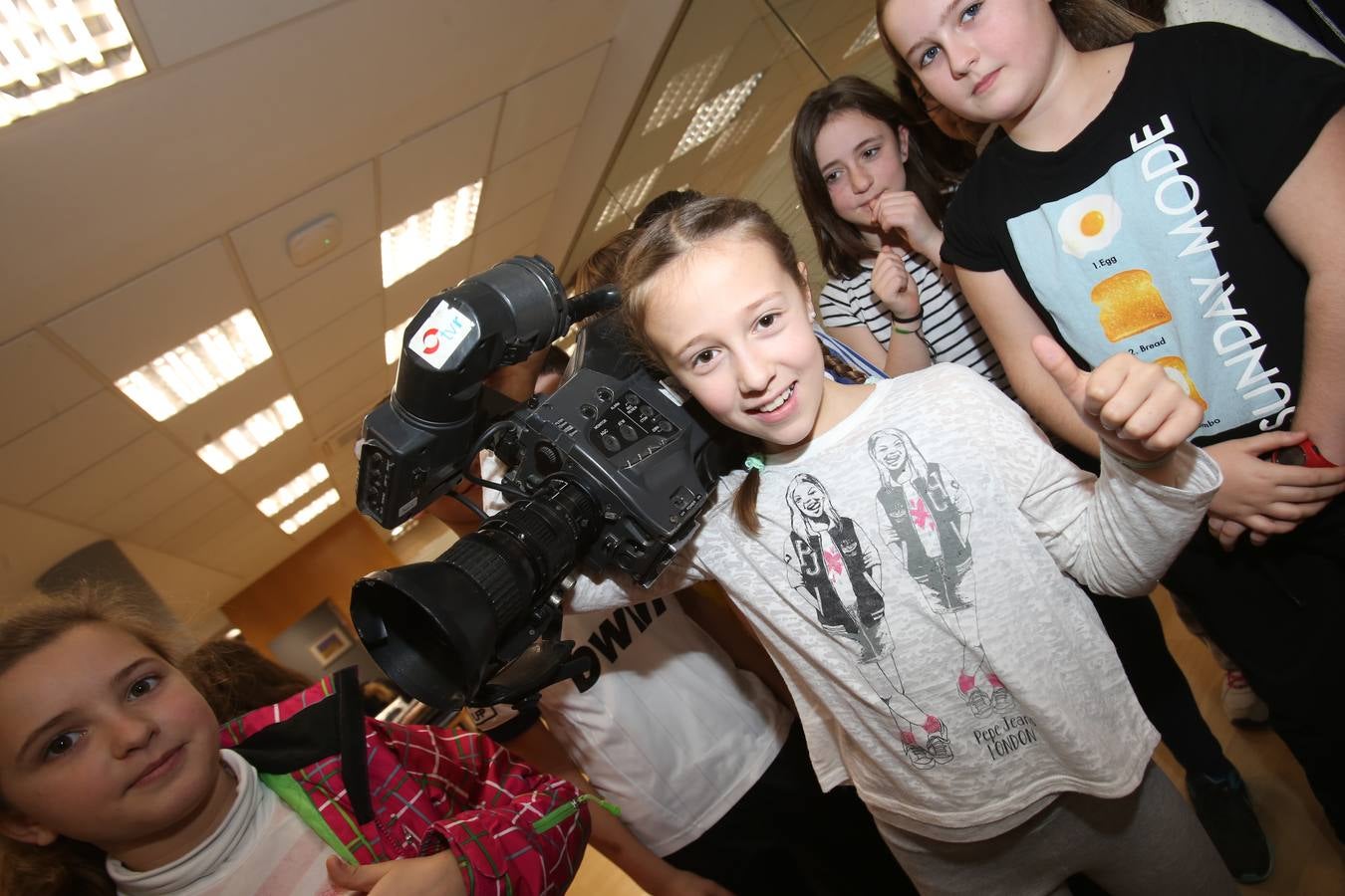 Los alumnos de 6ºB del CEIP Las Gaunas visitan la multimedia de Diario LA RIOJA