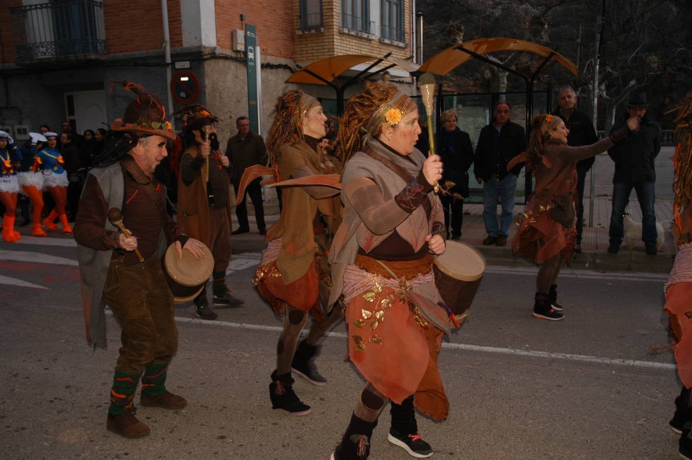 Cervera desfila a ritmo de Carnaval