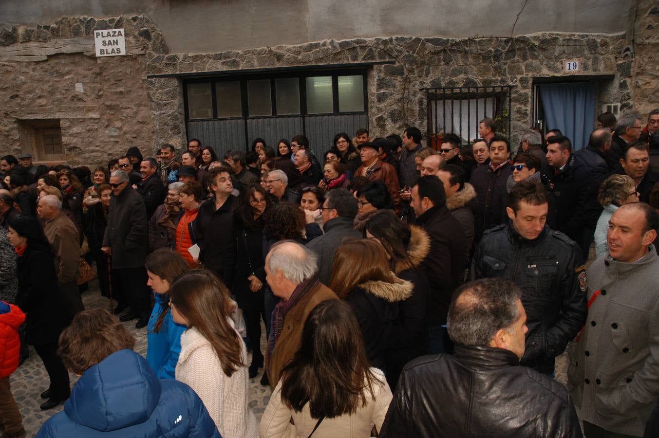 Tradicional subasta de roscos de San Blas en Cornago