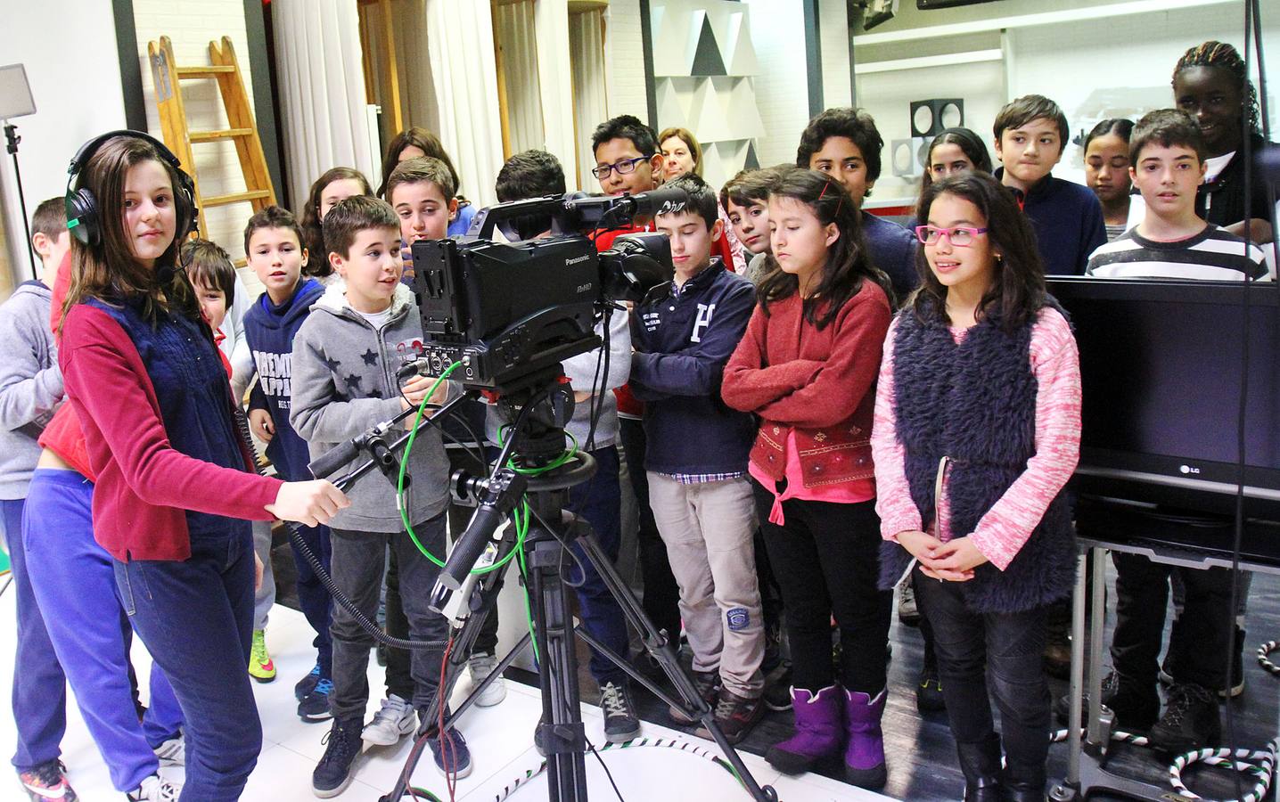 Los alumnos de 6º de Primaria del Colegio General Espartero visita la multimedia de Diario LA RIOJA