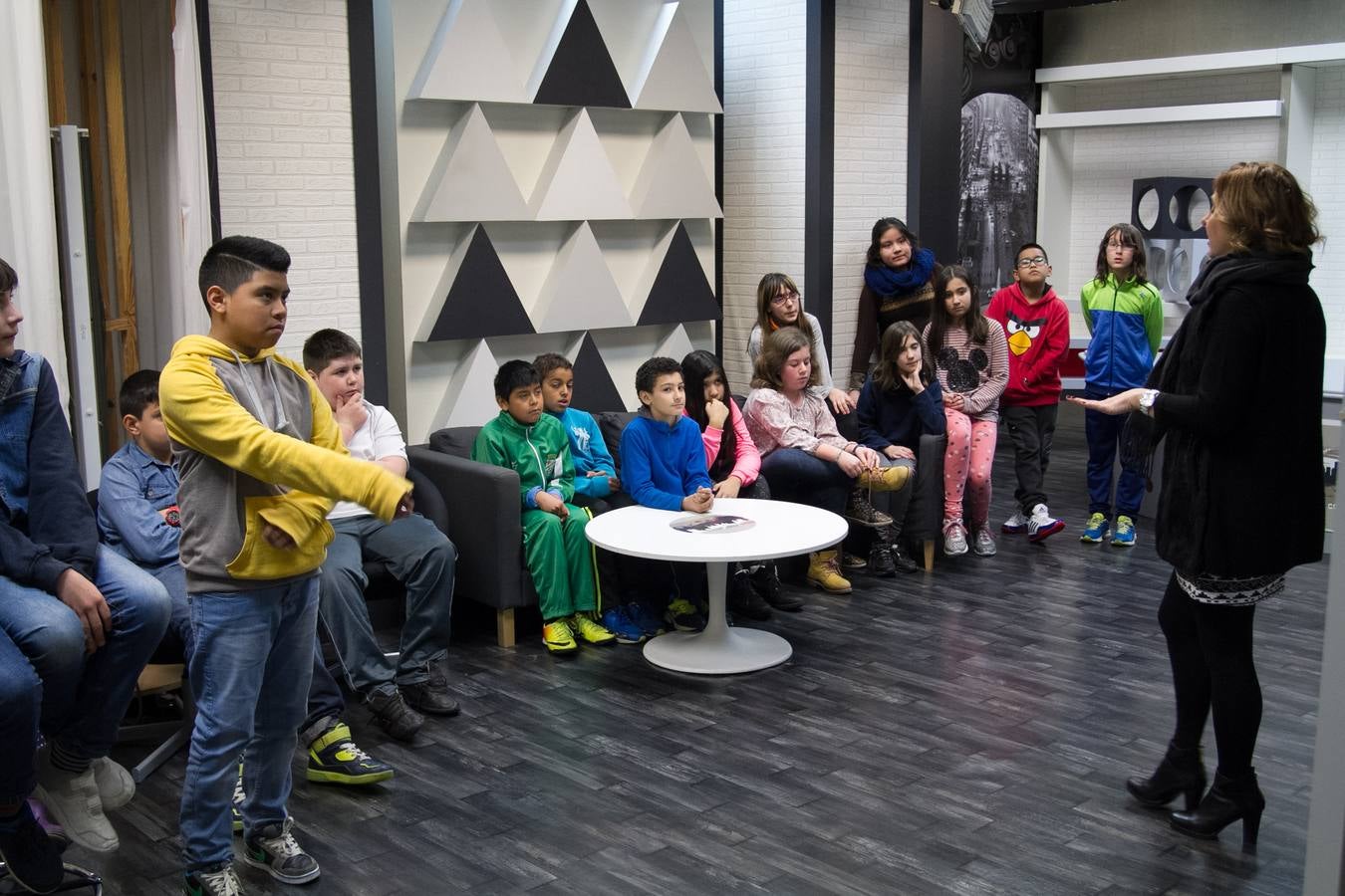 Visita a Diario LA RIOJA y TVR del CEIP General Espartero