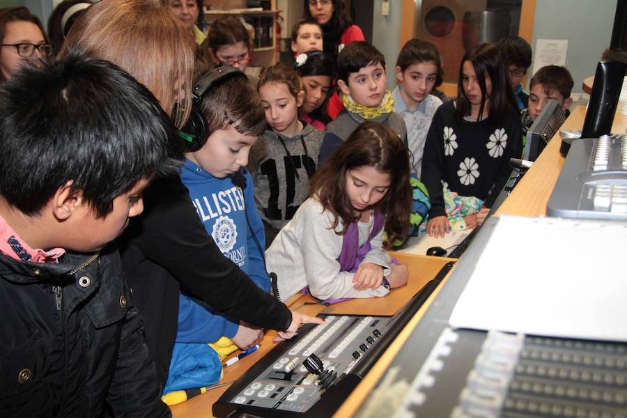 Los alumnos de 5º de Primaria del Colegio Milenario de la Lengua visitan la multimedia de Diario LA RIOJA