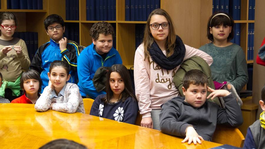 Los alumnos de 5º de Primaria del Colegio Milenario de la Lengua visitan la multimedia de Diario LA RIOJA