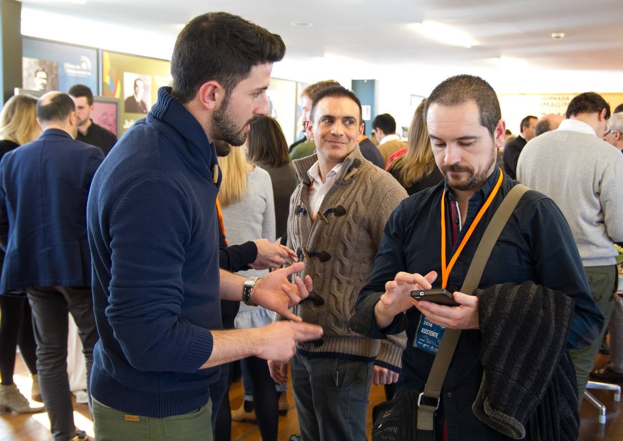 Una pausa para tomar un vino en la Imaginext Rioja