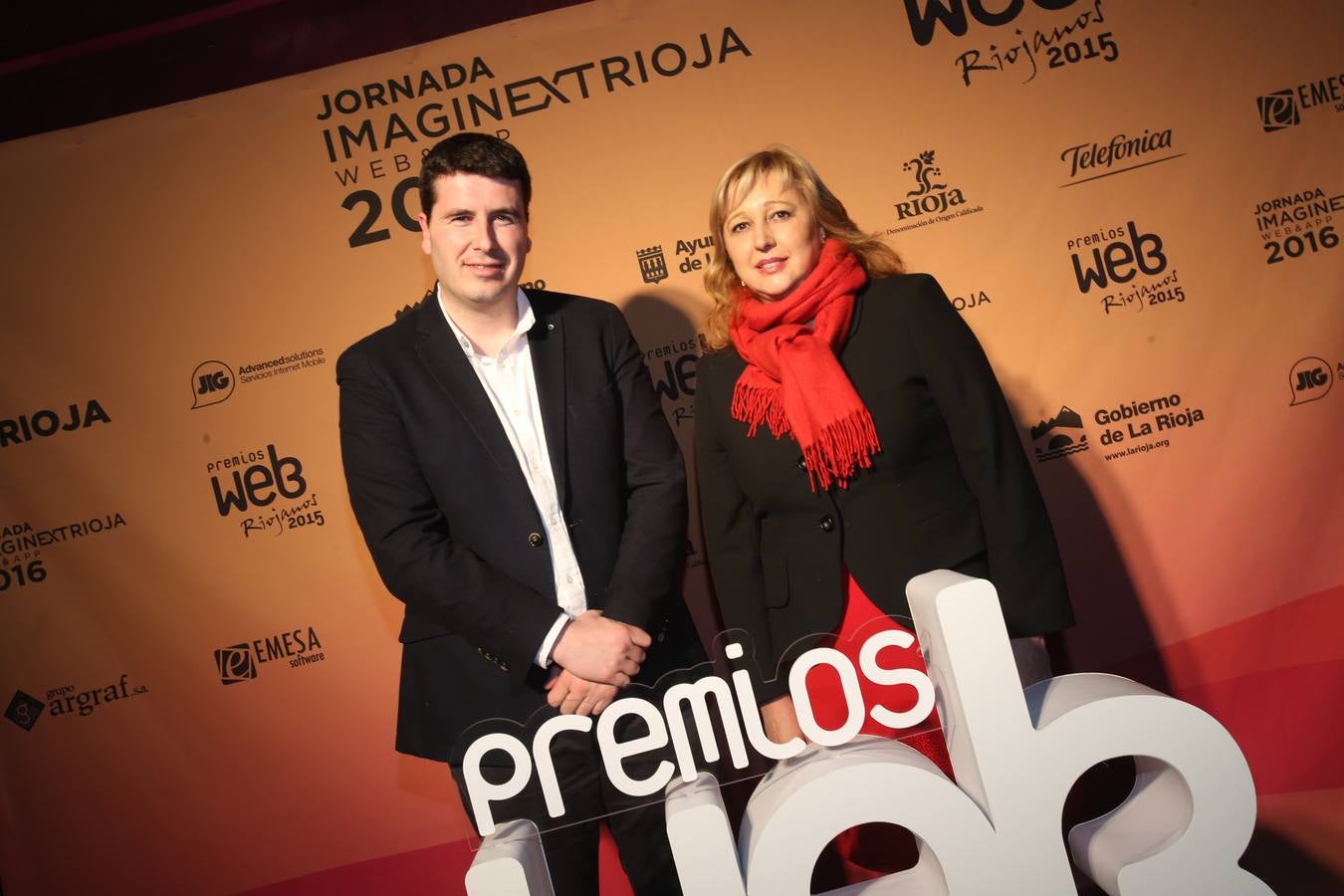 Sonrisas en el photocall en la entrega de los XVIII Premios Web Riojanos