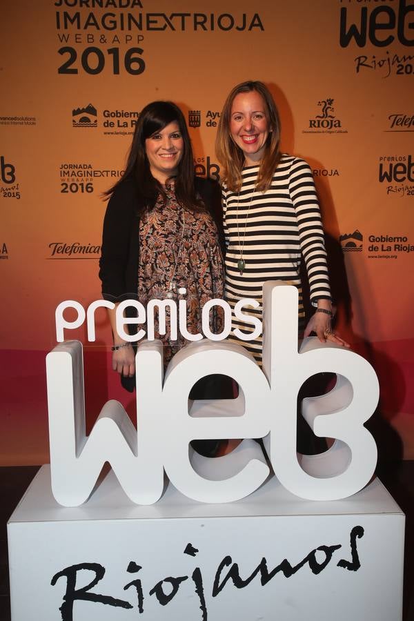 Sonrisas en el photocall en la entrega de los XVIII Premios Web Riojanos