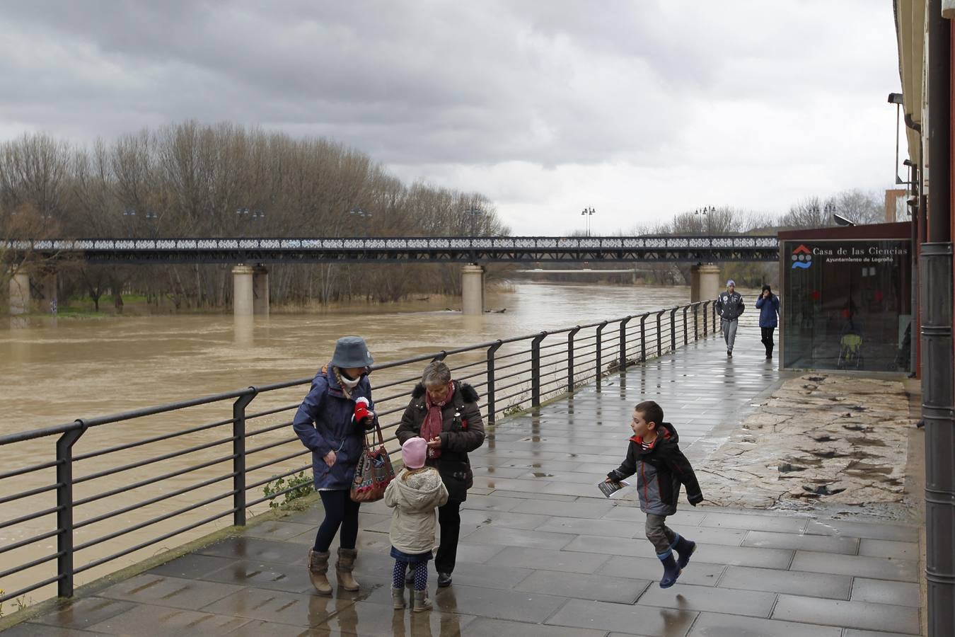 Logroño vigila el Ebro