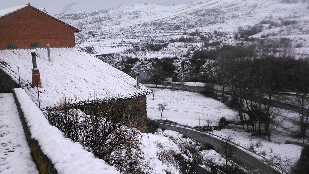 Jalón de Cameros se queda blanco