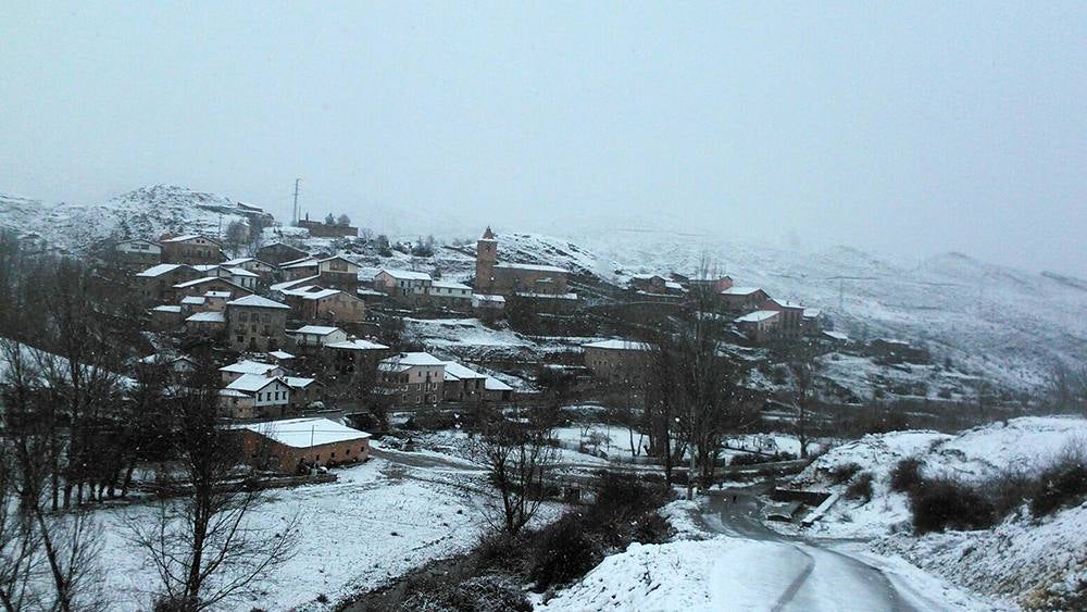 Jalón de Cameros se queda blanco