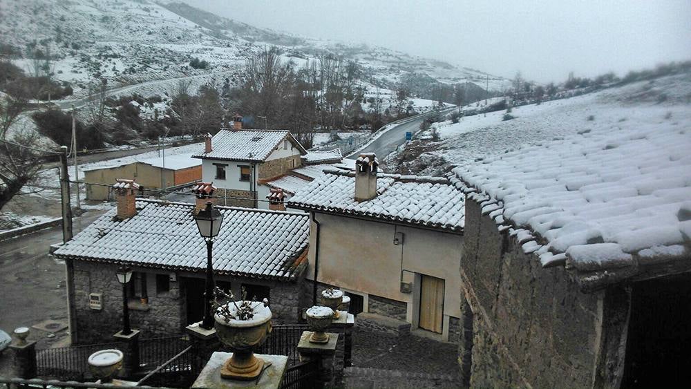 Jalón de Cameros se queda blanco
