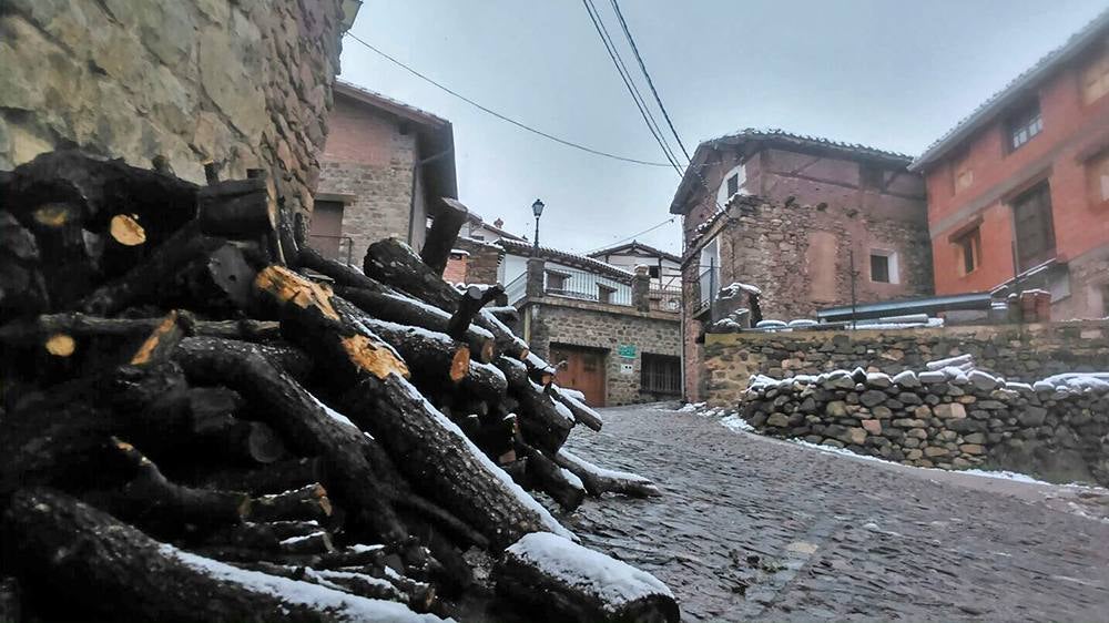 Jalón de Cameros se queda blanco