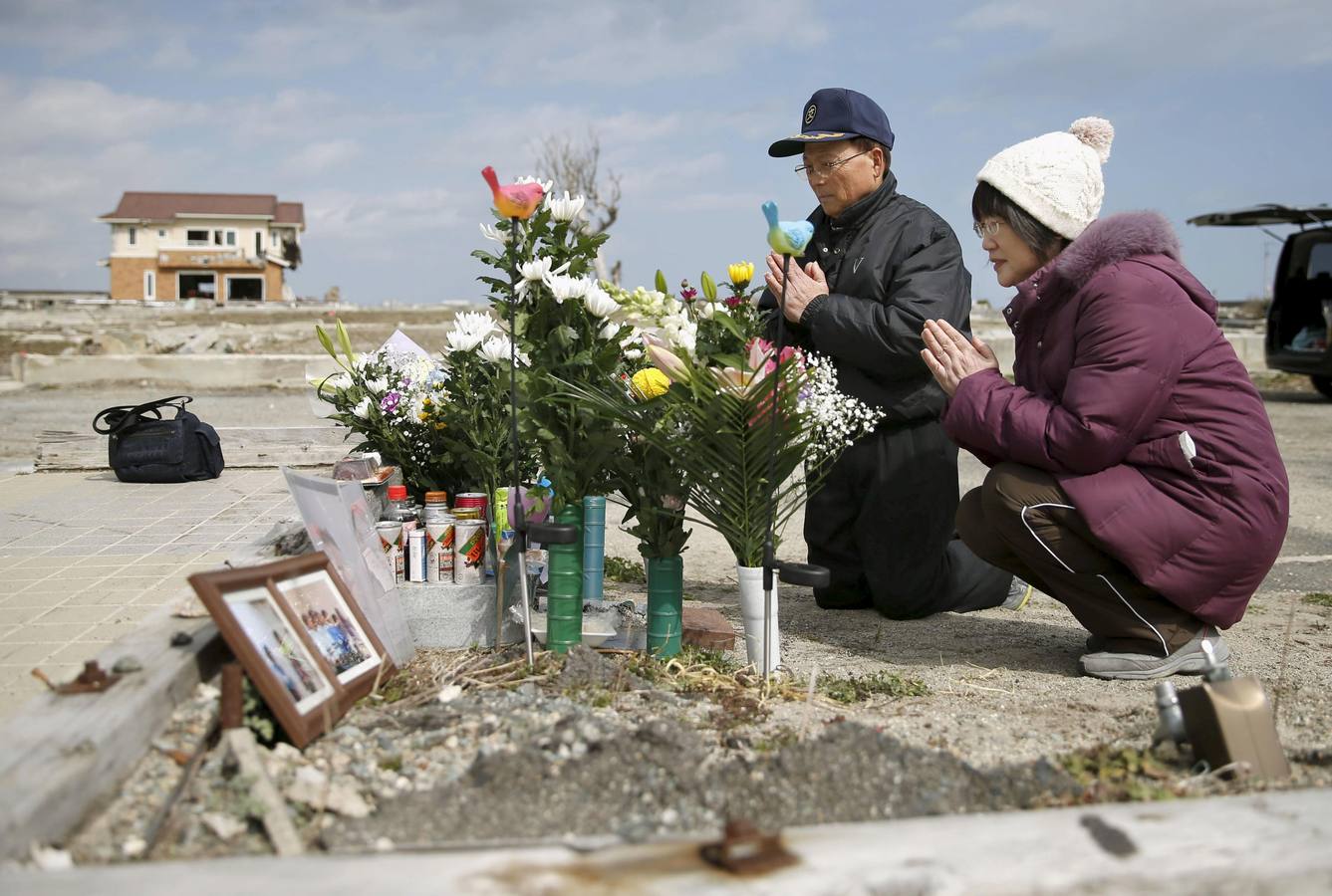 Japón aún llora a sus 18.000 muertos