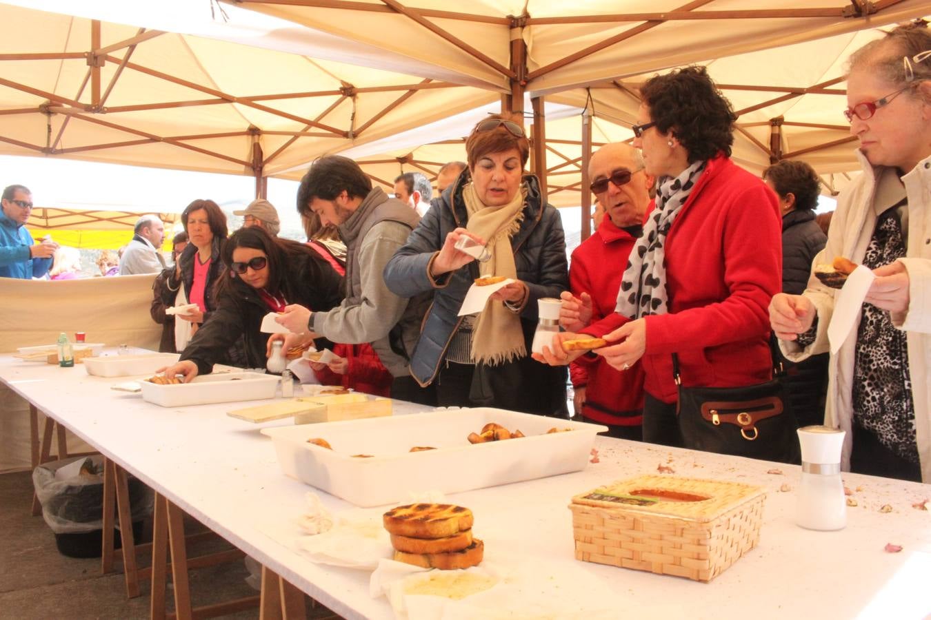 Fiesta de la pringada en Santa Eulalia Bajera