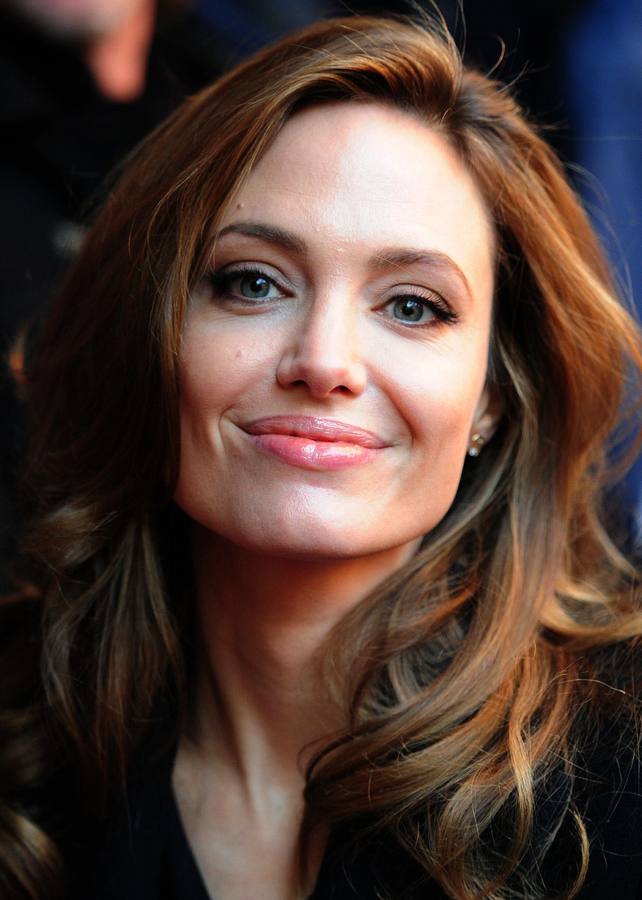 Angelina Jolie peligrosamente sexy