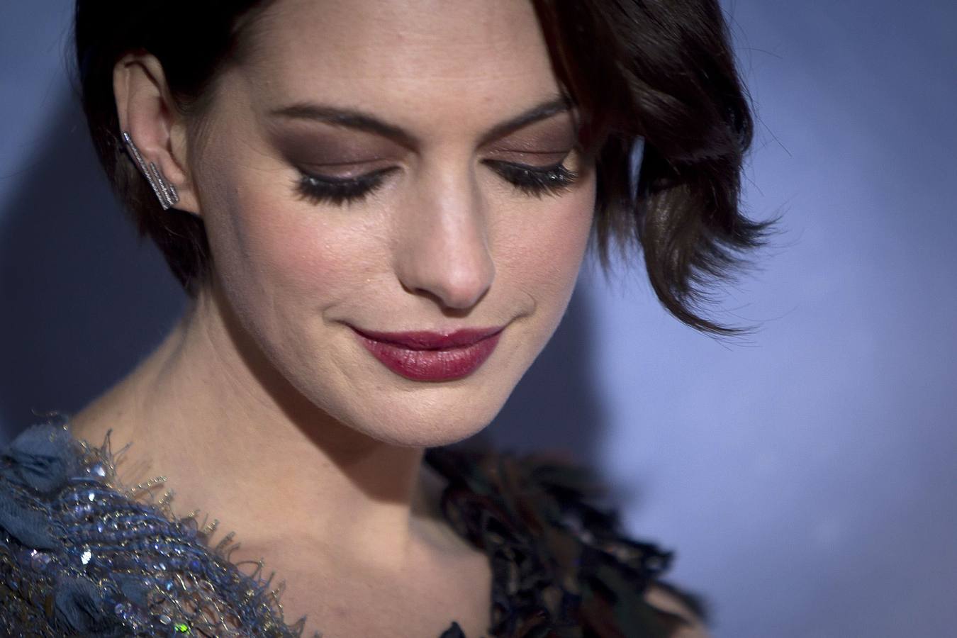 Anne Hathaway la más guapa de los Oscars