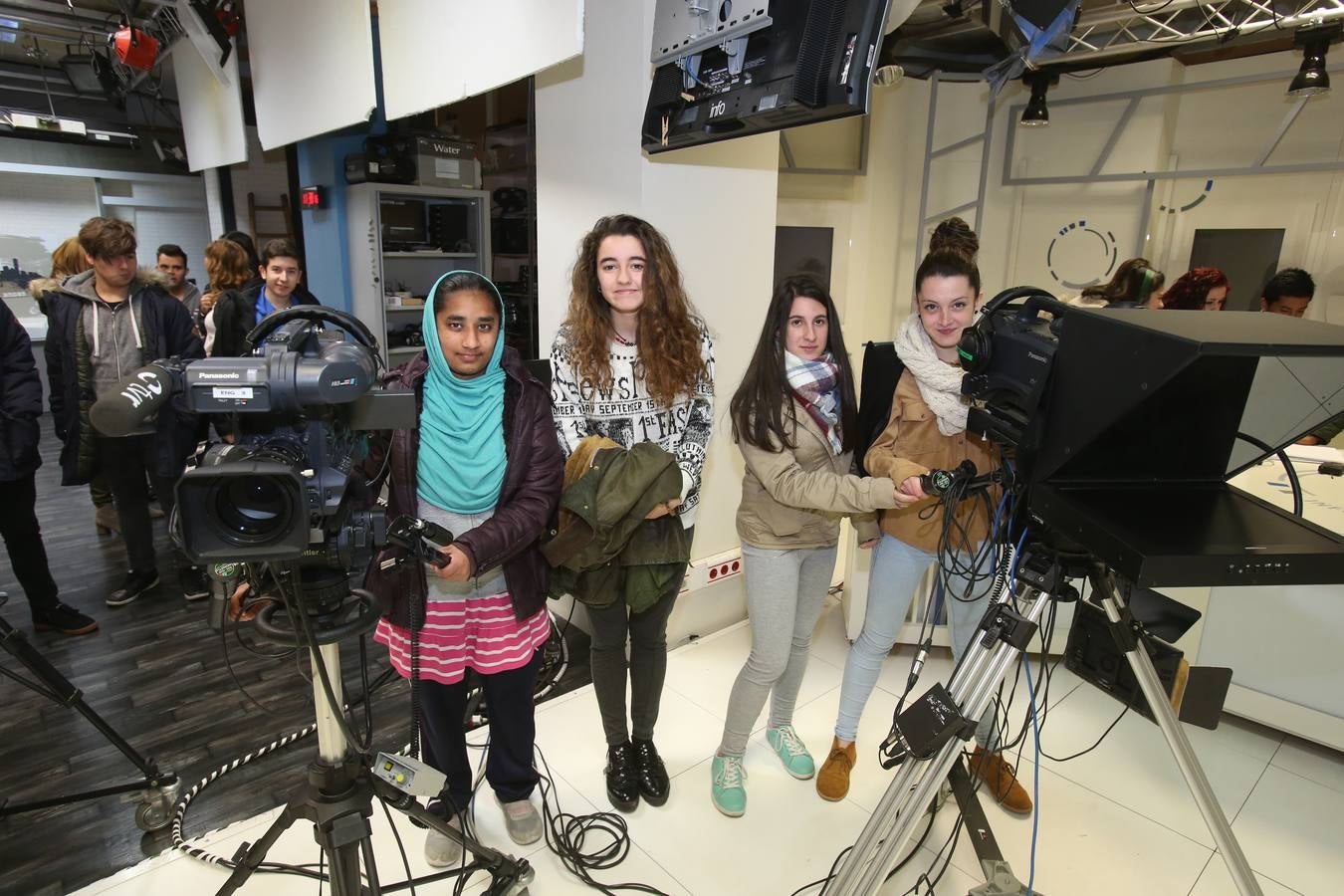 Alumnos de Jesuitas visitan Diario LA RIOJA