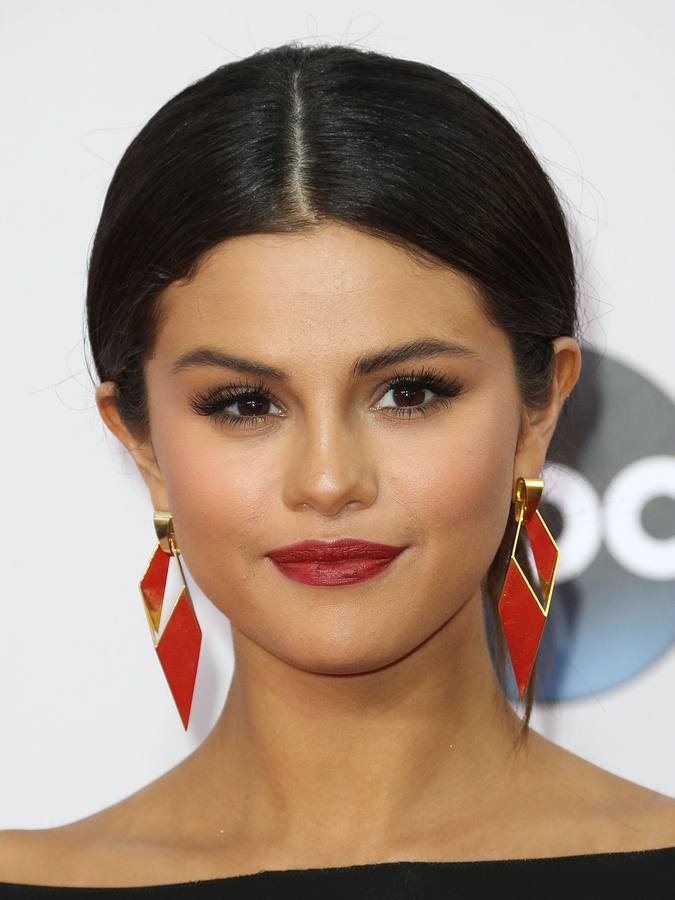 Selena Gomez la joven y sexy actriz