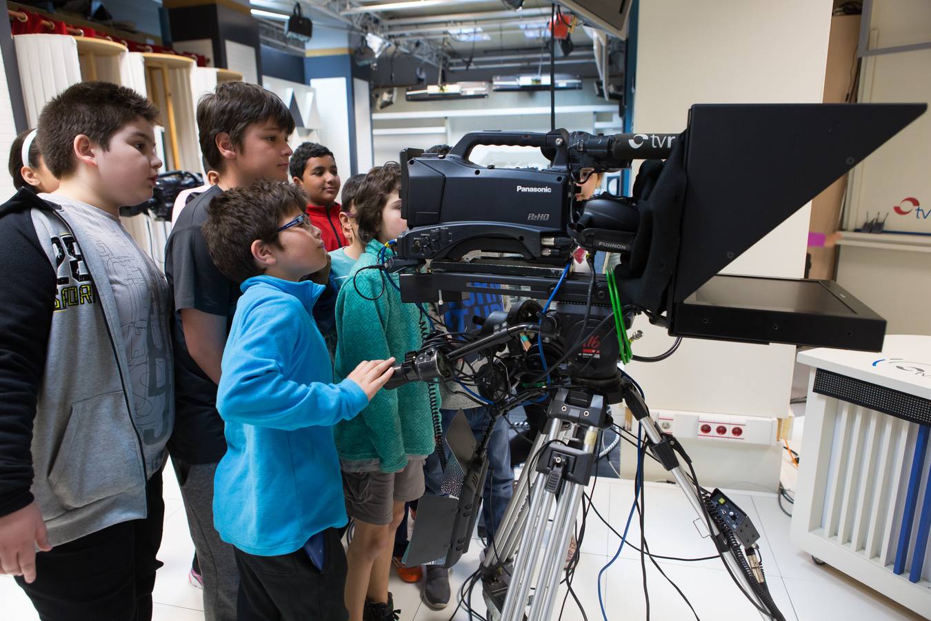 Los alumnos de 5º B de Primaria del Colegio Navarrete El Mudo visitan la multimedia de Diario LA RIOJA