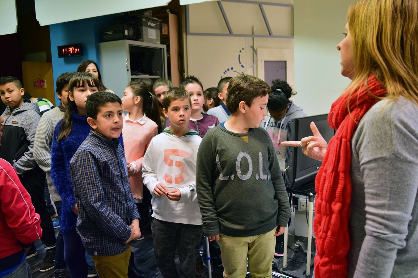 Los alumnos de 5º A de Primaria del Colegio Navarrete El Mudo visitan la multimedia de Diario LA RIOJA