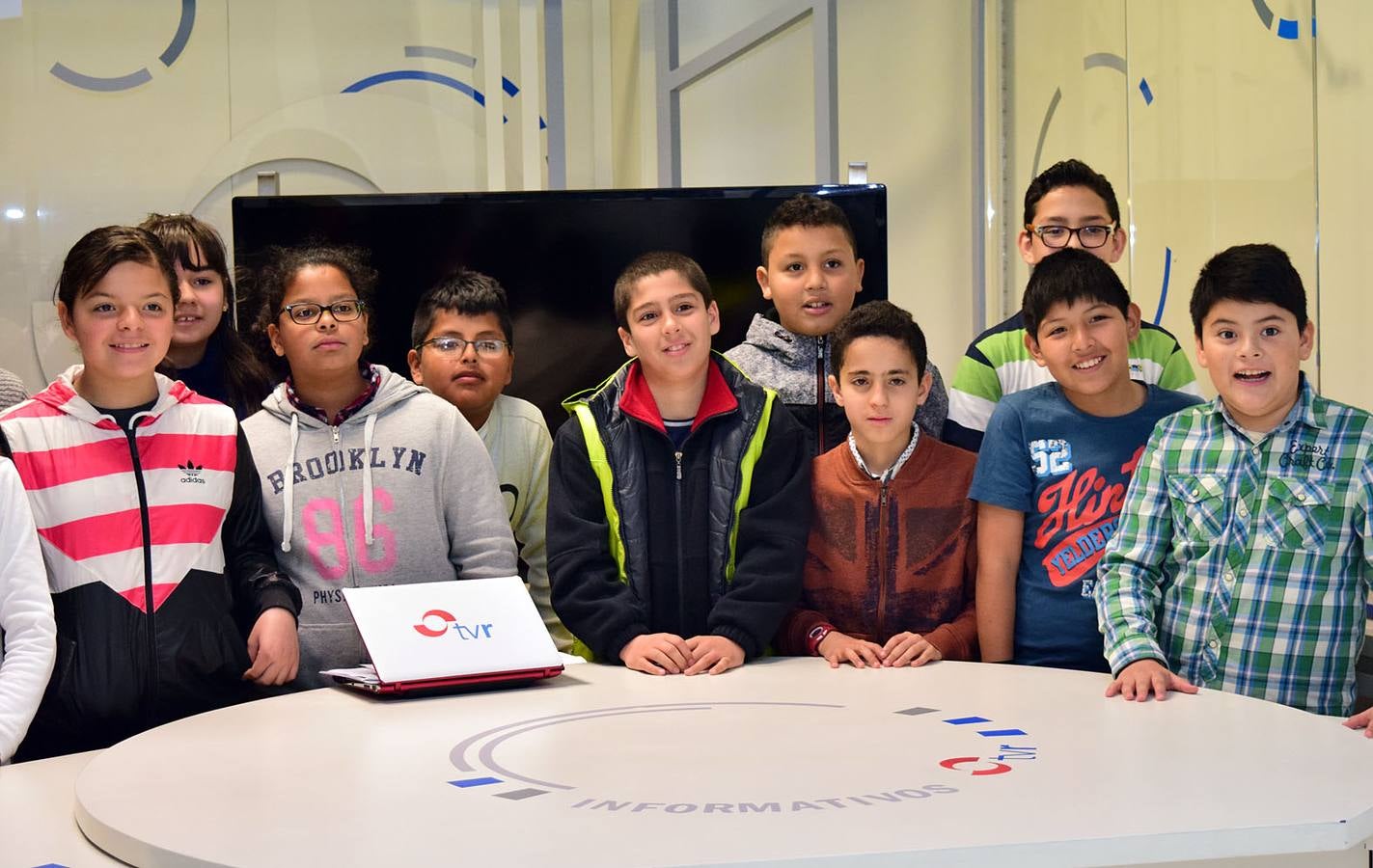 Los alumnos de 5º A de Primaria del Colegio Navarrete El Mudo visitan la multimedia de Diario LA RIOJA